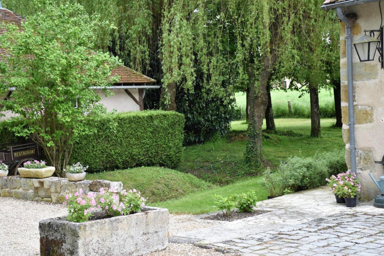 Le Petit Chateau De Sainte Colombe Bouges-le-Chateau Екстер'єр фото