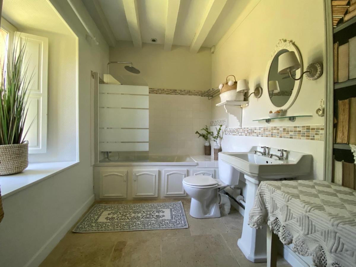 Le Petit Chateau De Sainte Colombe Bouges-le-Chateau Екстер'єр фото